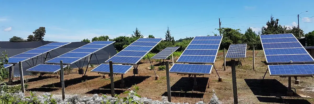 Paneles solares de la operación